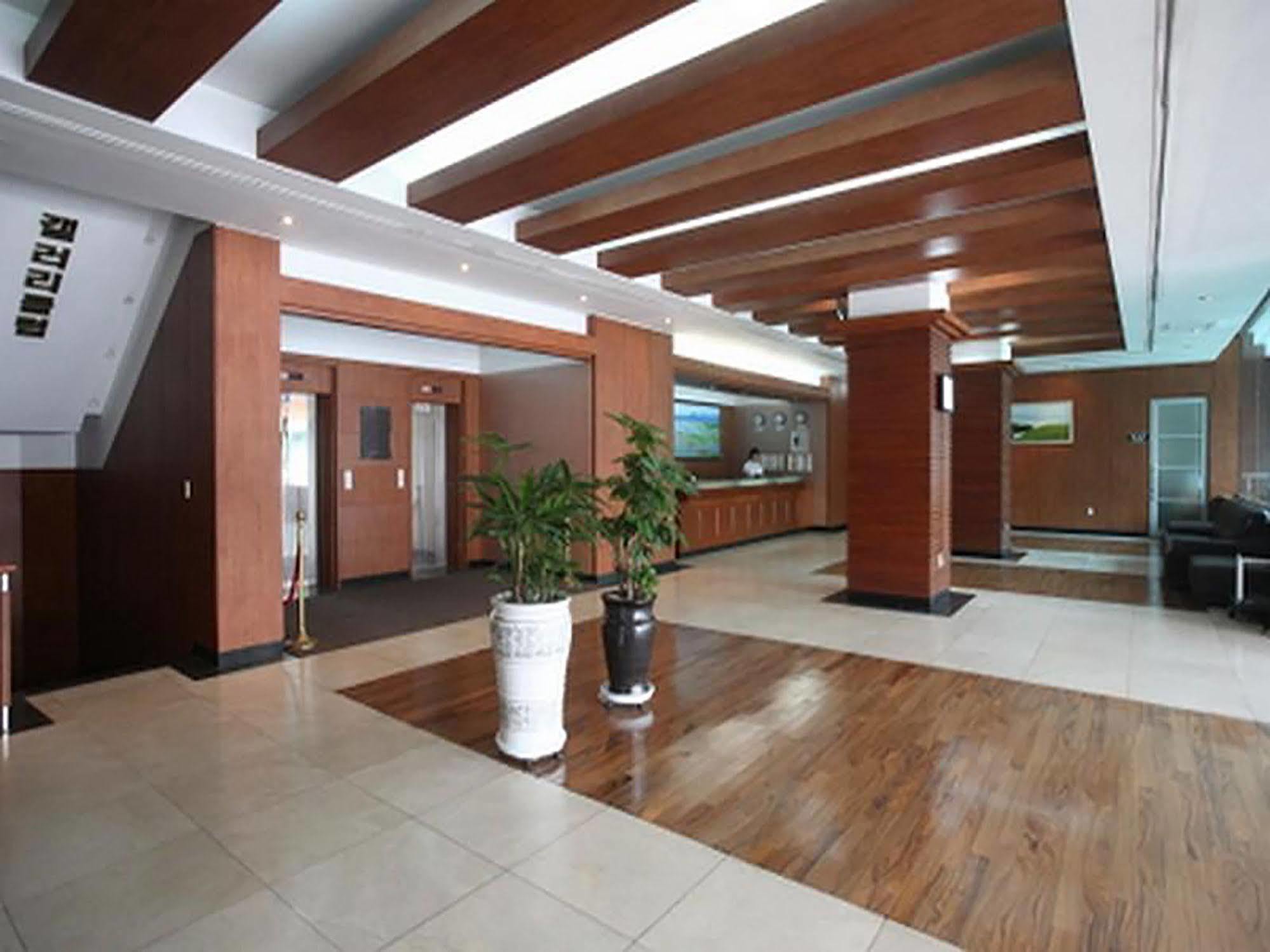 Suncheon Royal Tourist Hotel Buitenkant foto