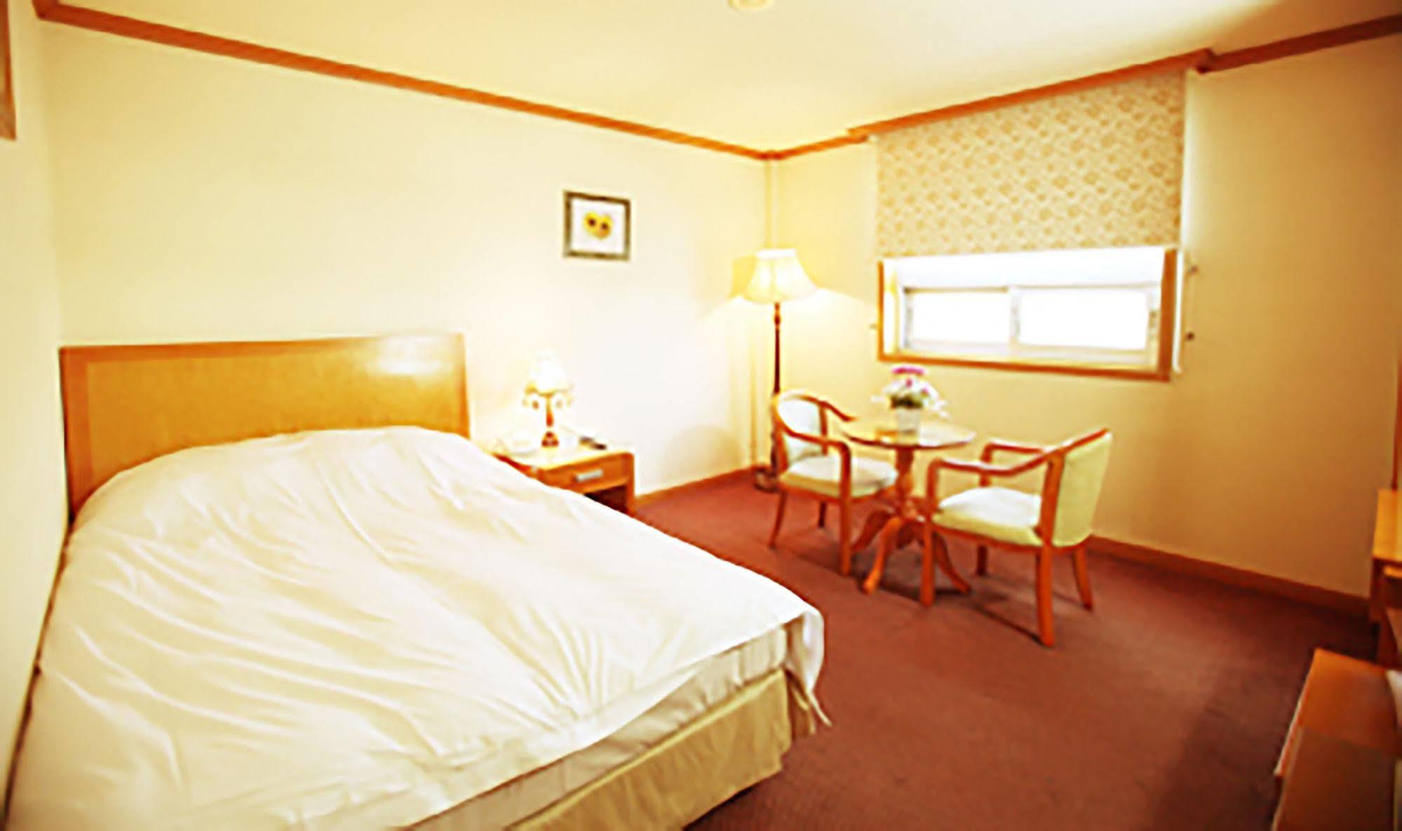 Suncheon Royal Tourist Hotel Buitenkant foto