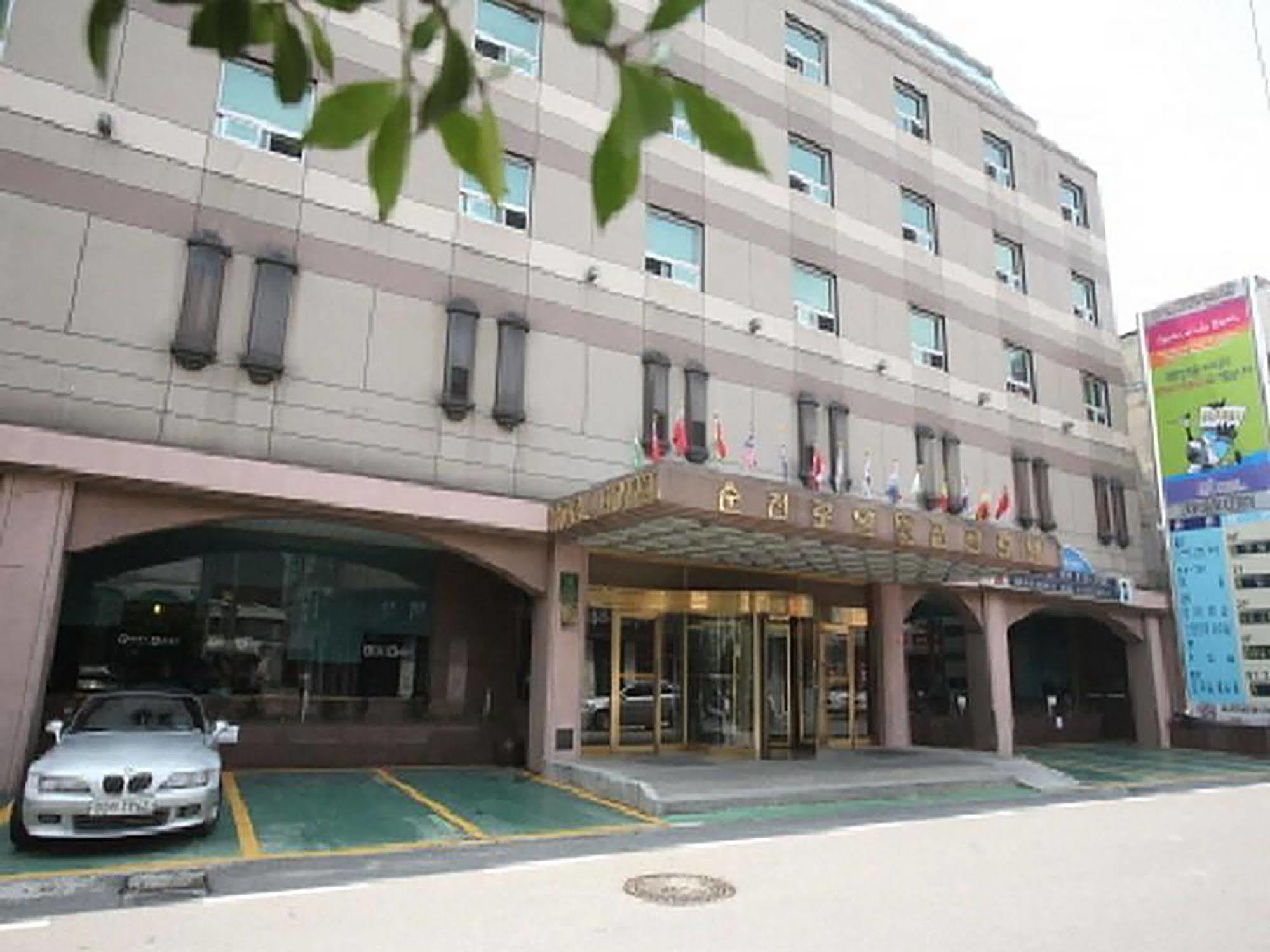 Suncheon Royal Tourist Hotel Buitenkant foto